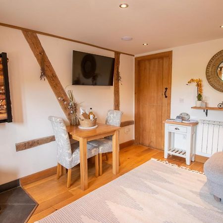 Apple Tree Cottage เฮริฟอร์ด ภายนอก รูปภาพ