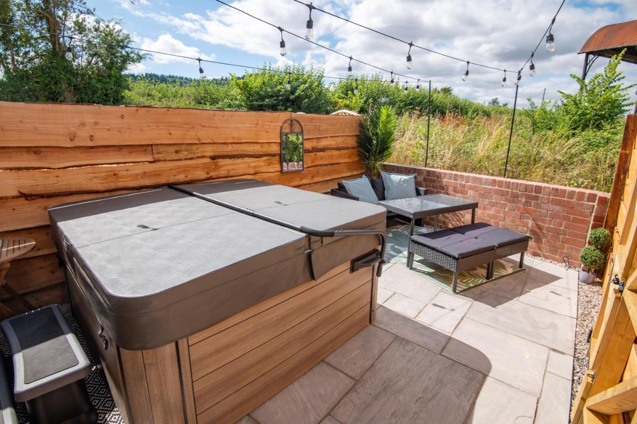 Apple Tree Cottage เฮริฟอร์ด ภายนอก รูปภาพ