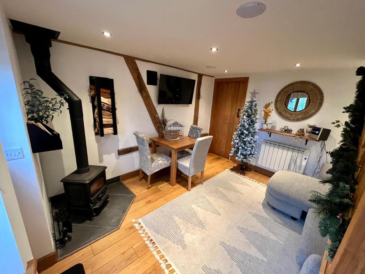 Apple Tree Cottage เฮริฟอร์ด ภายนอก รูปภาพ